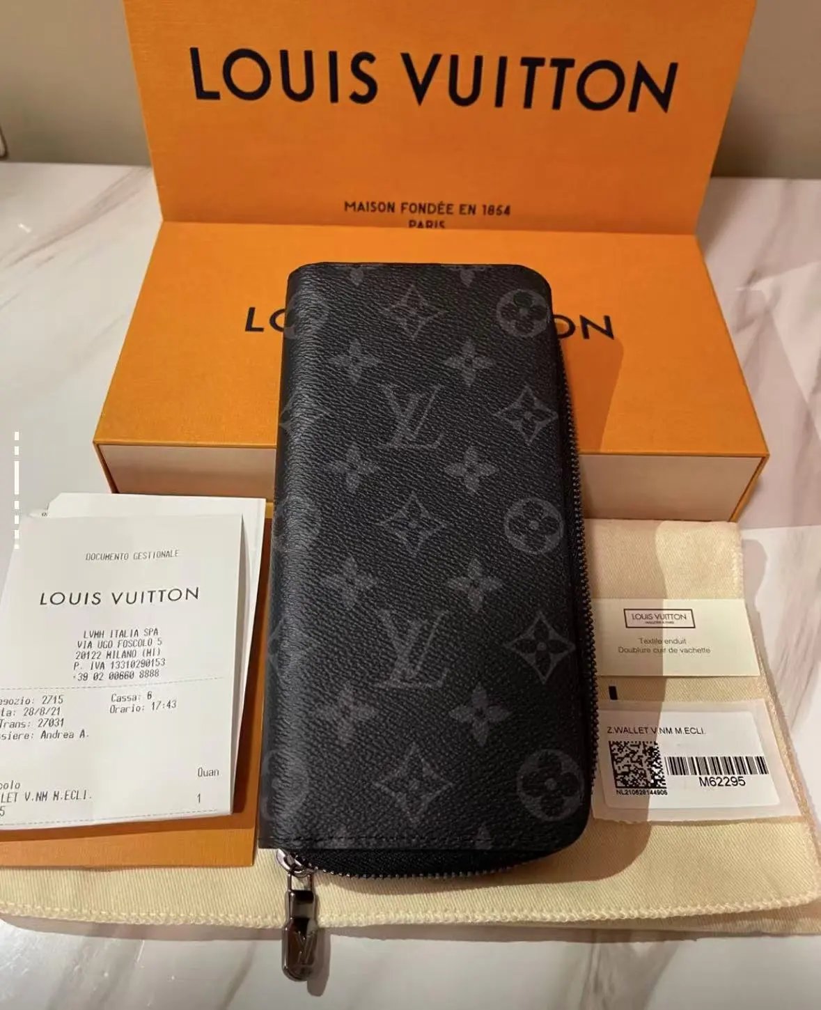 Louis Vuitton Zippy Wallet